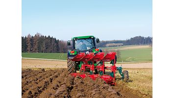 6330_plough_field__000735